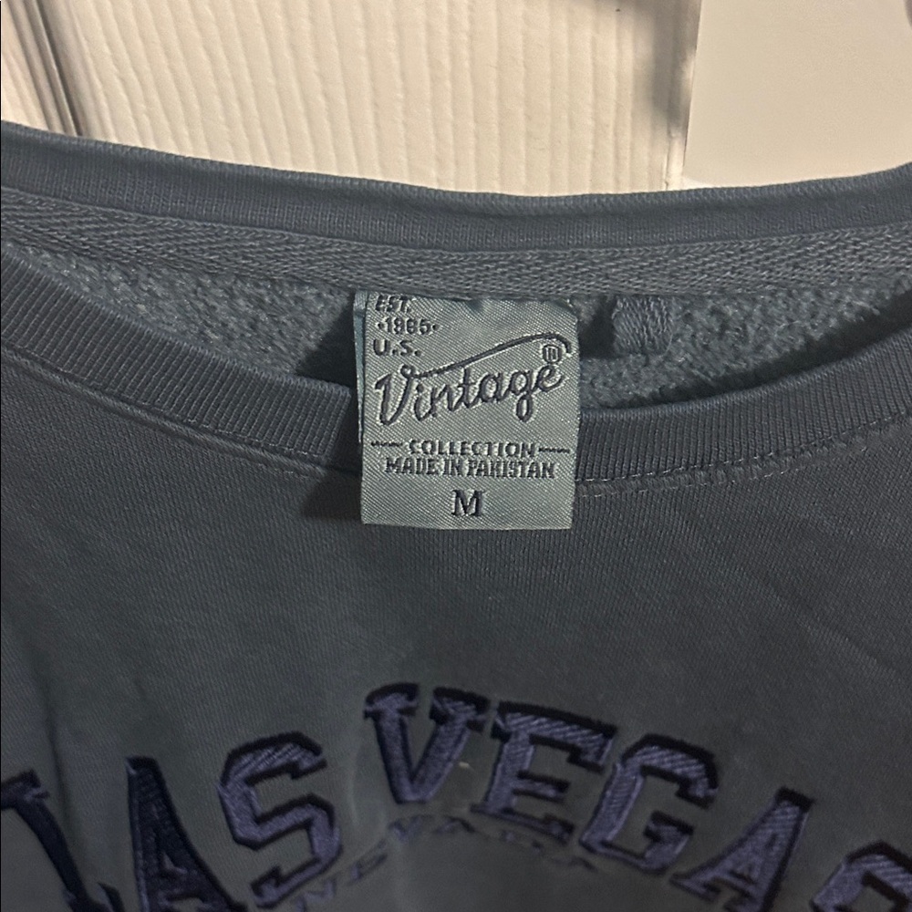 Vintage Blue Las Vegas Sweatshirt - Picture 2 of 2
